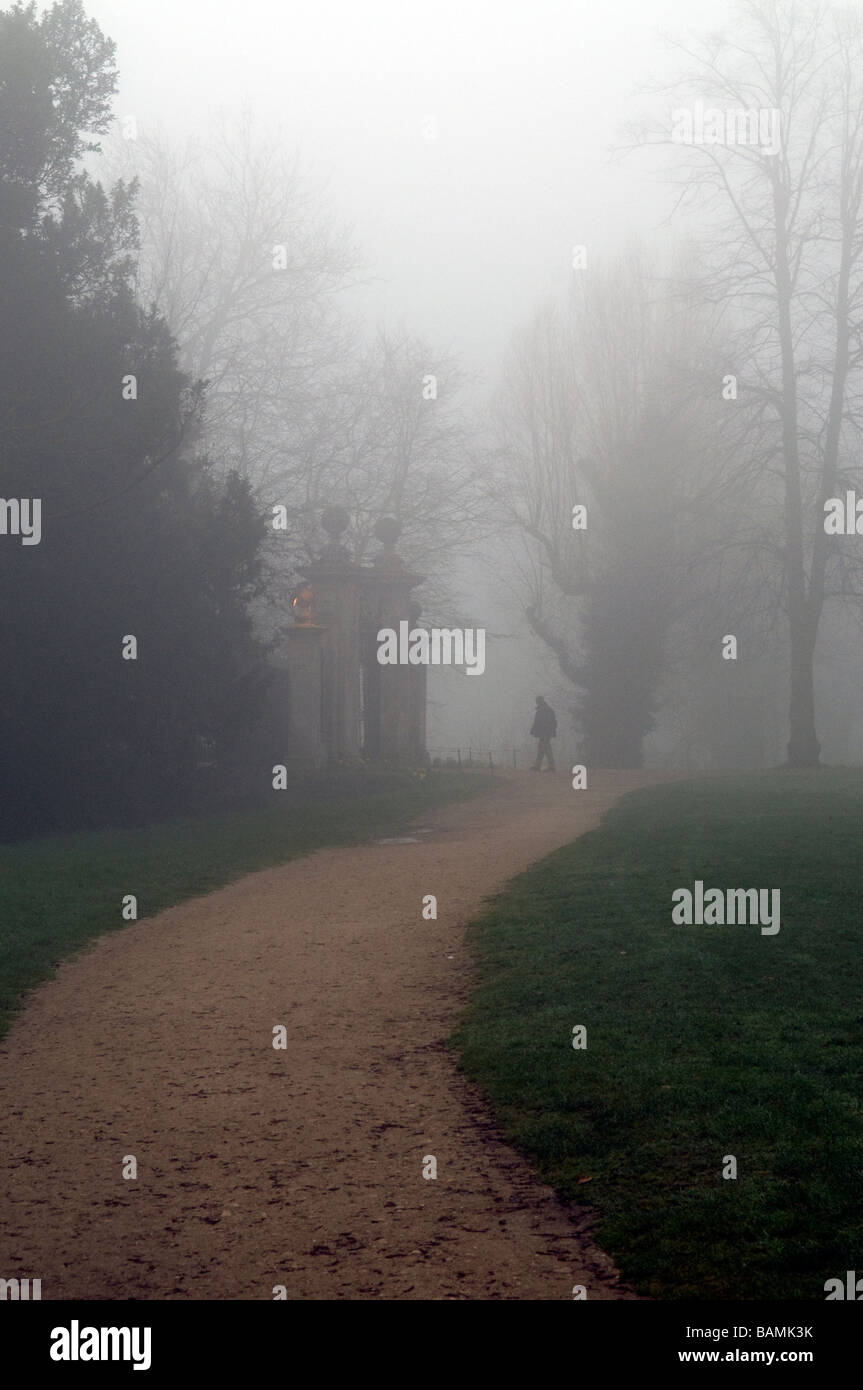 Cambridge su una mattinata nebbiosa Foto Stock