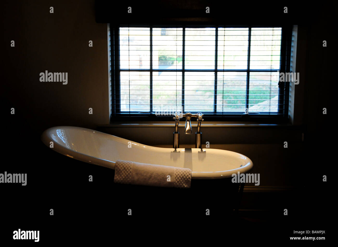 Roll top bagno a l'Hotel du Vin, Newcastle-upon-Tyne, Inghilterra Foto Stock