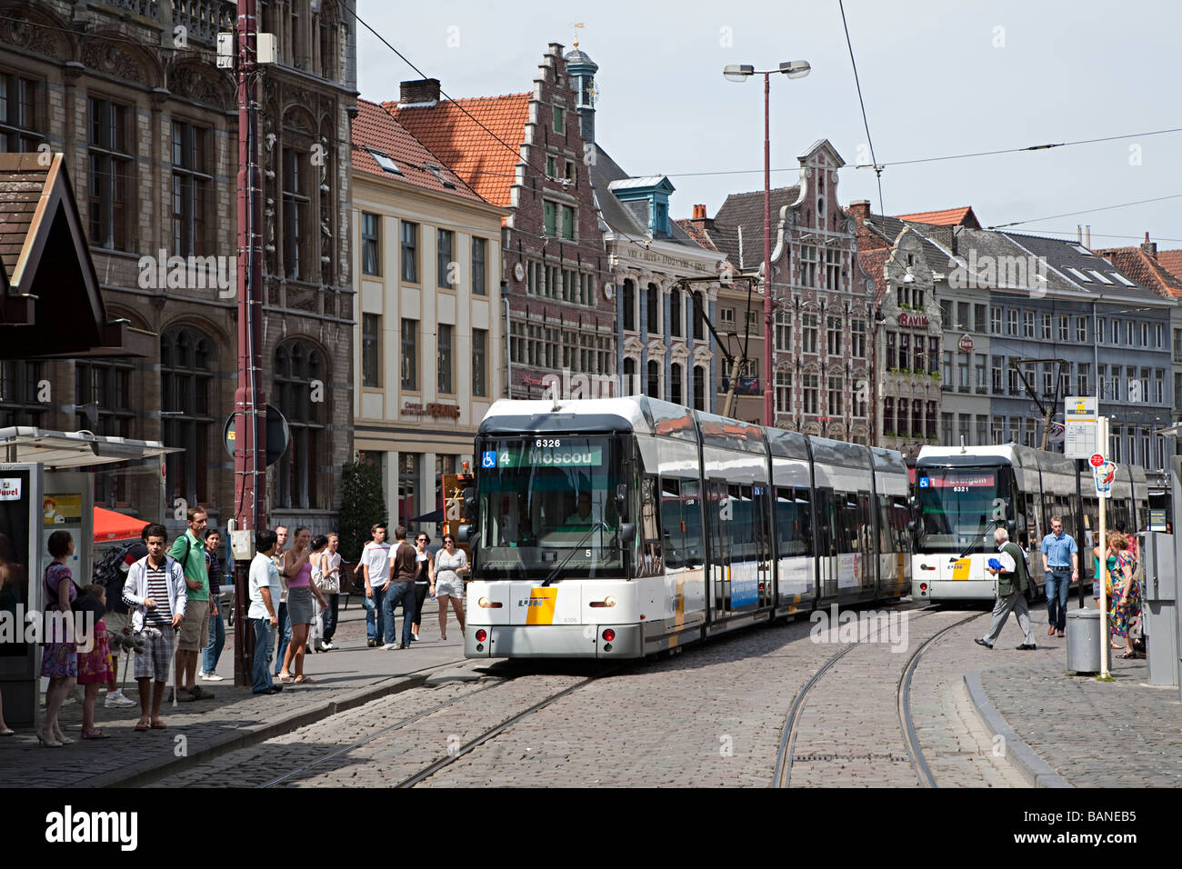 In tram dalla stazione centrale Gent Belgio Foto Stock