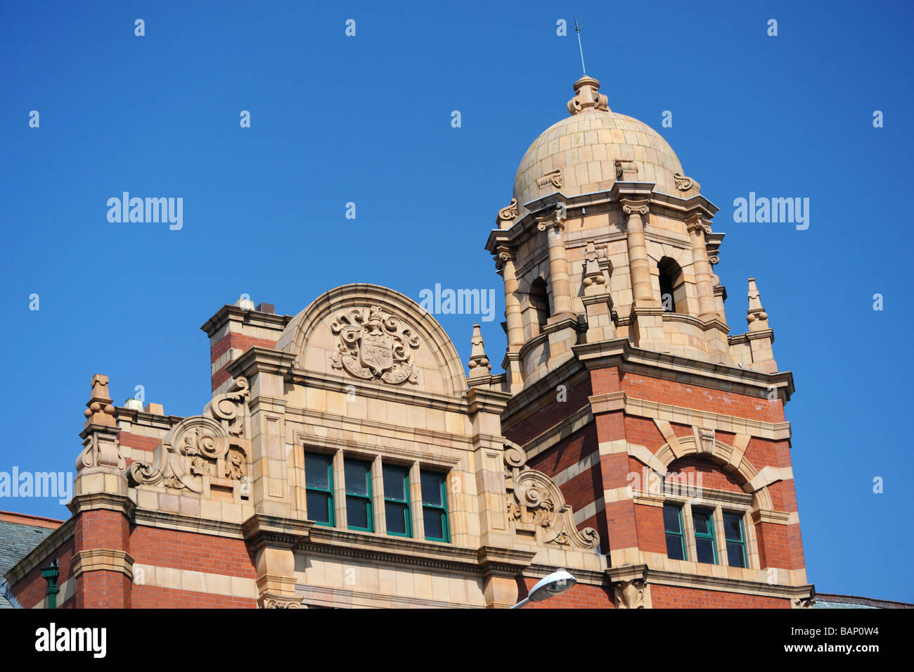 Il Nan Tait Centro, ex biblioteca pubblica, (dettaglio). Abbey Road, Barrow-in-Furness, Cumbria, England, Regno Unito, Europa. Foto Stock