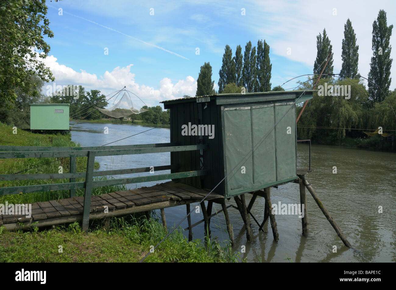 Capanne di pesca sul fiume Charente, Saint Savinien Foto Stock