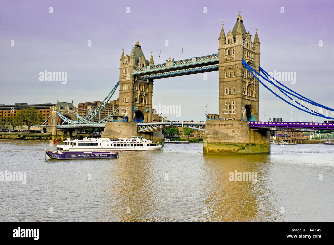 Il Tower Bridge.l Londra Inghilterra Regno Unito Regno Unito Regno Unito Foto Stock