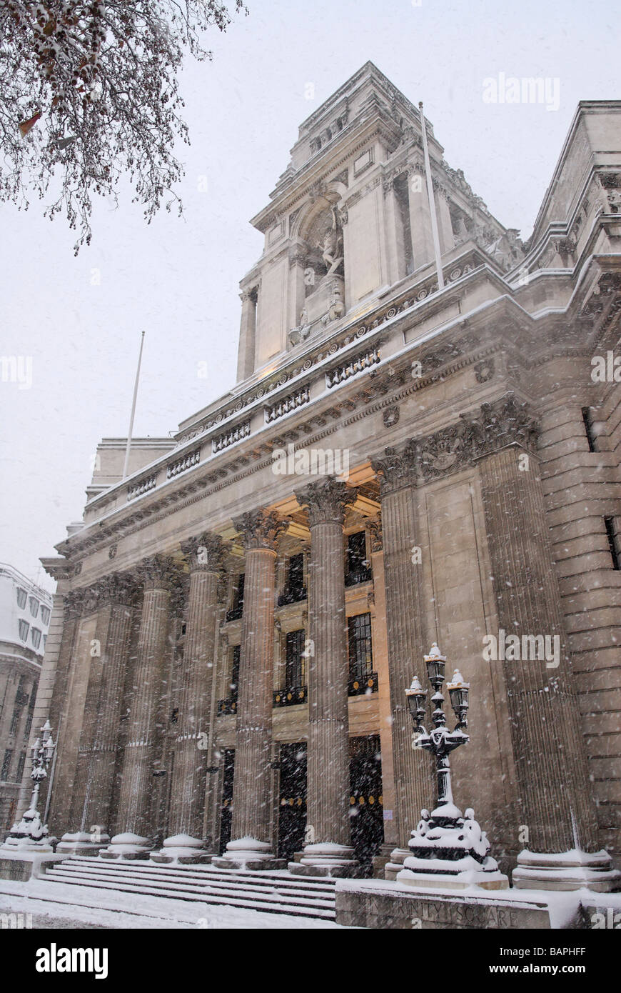 Coperta di neve Trinity House Trinity Square Tower Hill City Londra Inghilterra La Gran Bretagna Foto Stock