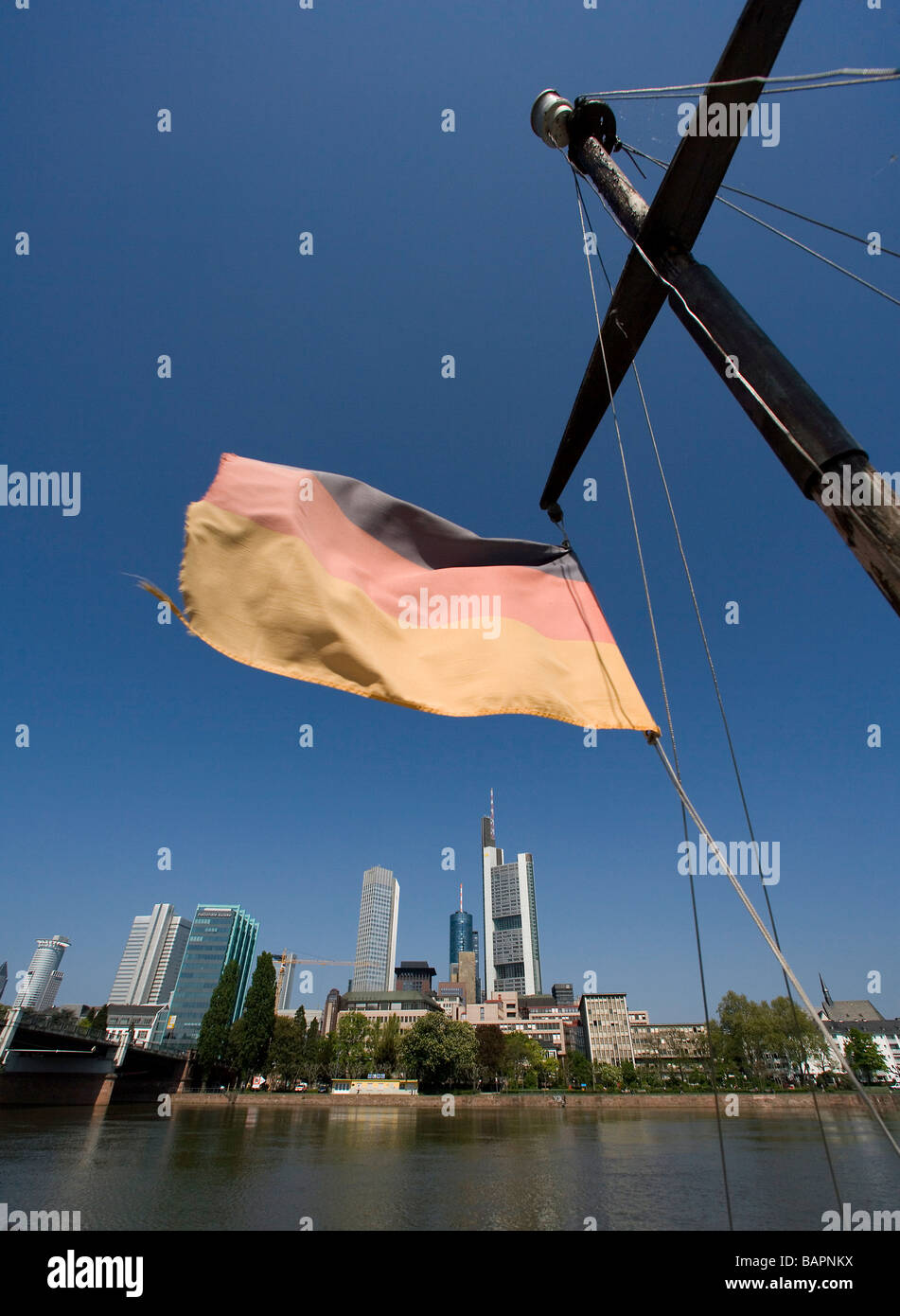 Veduta dello skyline del centro finanziario con sede della Commerzbank AG, Francoforte sul Meno Foto Stock