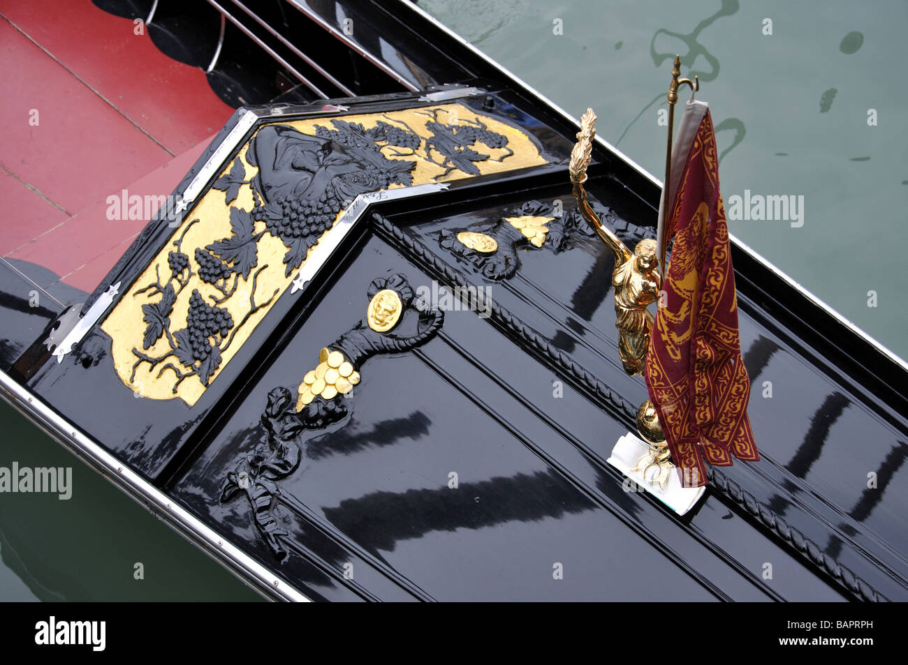 Gondole sul Canal Grande di Venezia, regione Veneto, Italia Foto Stock