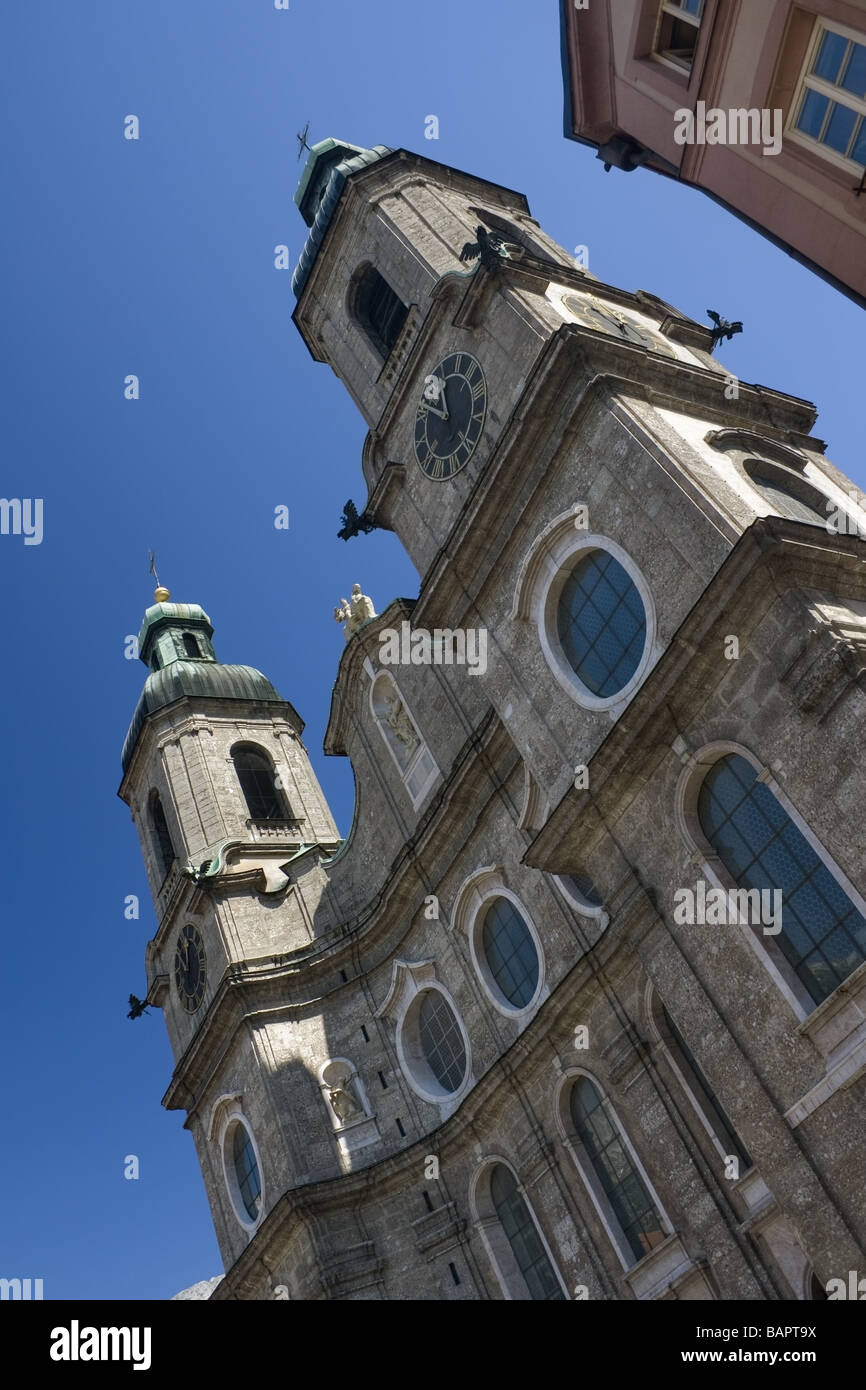 Guardando il Domkirche zu st Jacob Cattedrale di Innsbruck in Austria Foto Stock