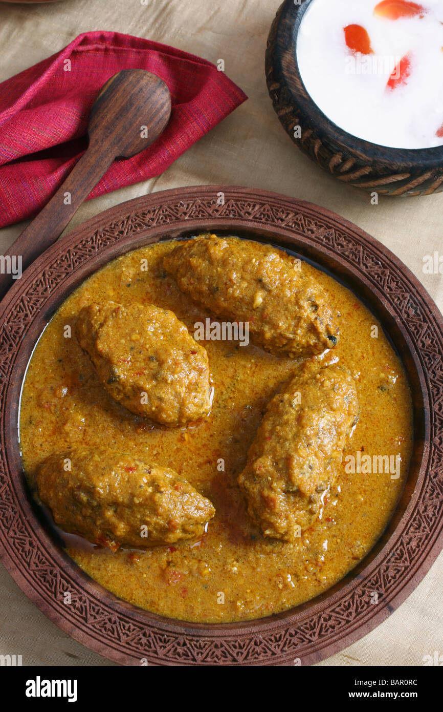 Machh montone kofta è un piatto del Kashmir fatta di fritte di montone tritata con spezie e cotta nel pomodoro saporita di sugo di cipolla Foto Stock