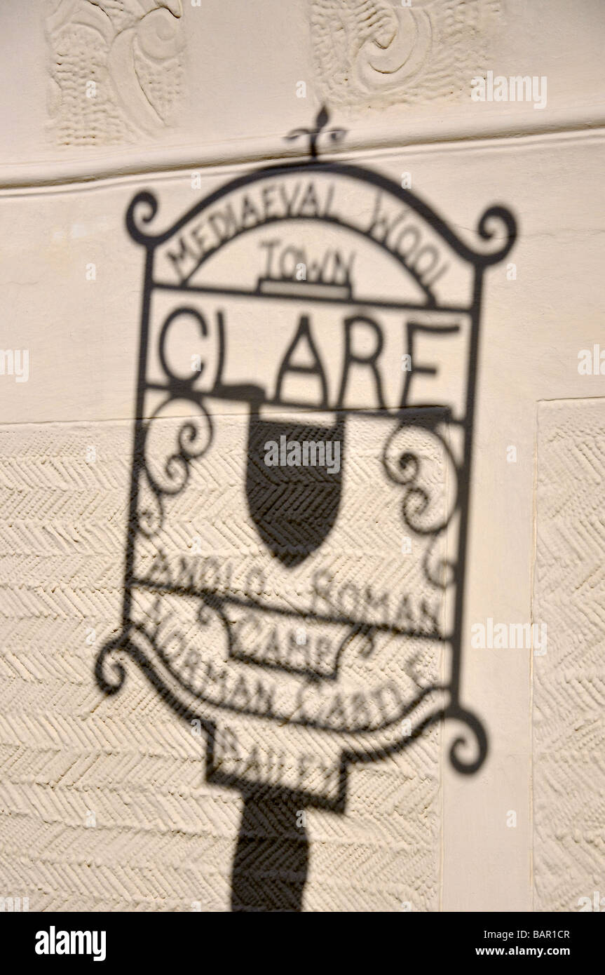 Villaggio segno a Clare Ancient House Museum, High Street, Clare, Suffolk, Inghilterra, Regno Unito Foto Stock