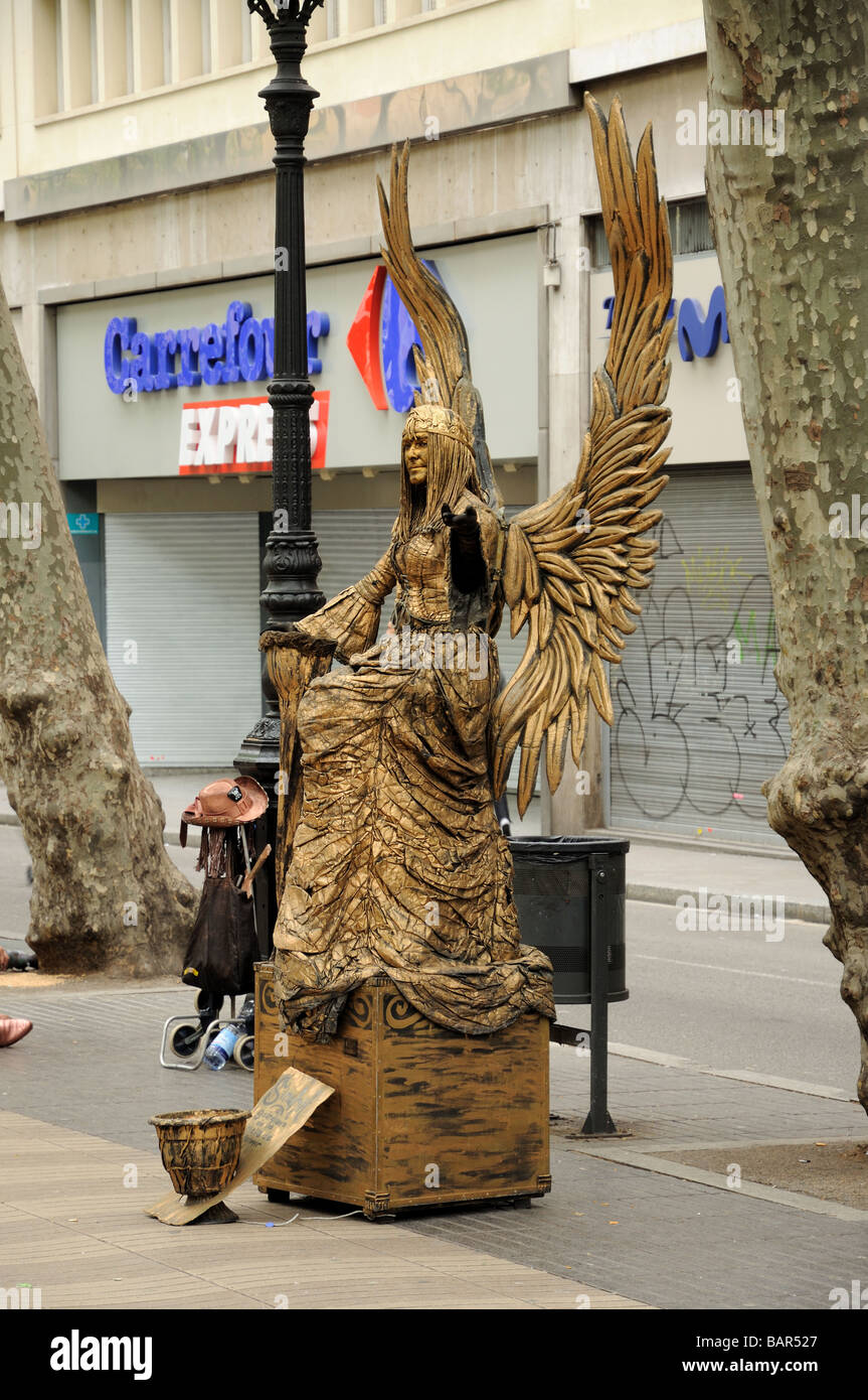 Street performer a La Rambla di Barcellona Spagna Foto Stock