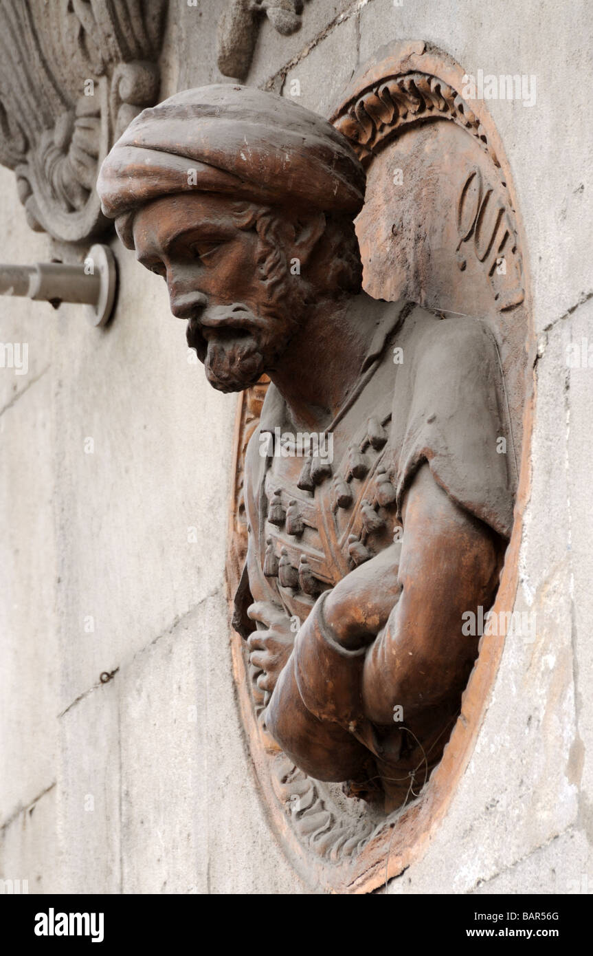 Statua di un edificio a La Rambla, Barcelona Spagna Foto Stock