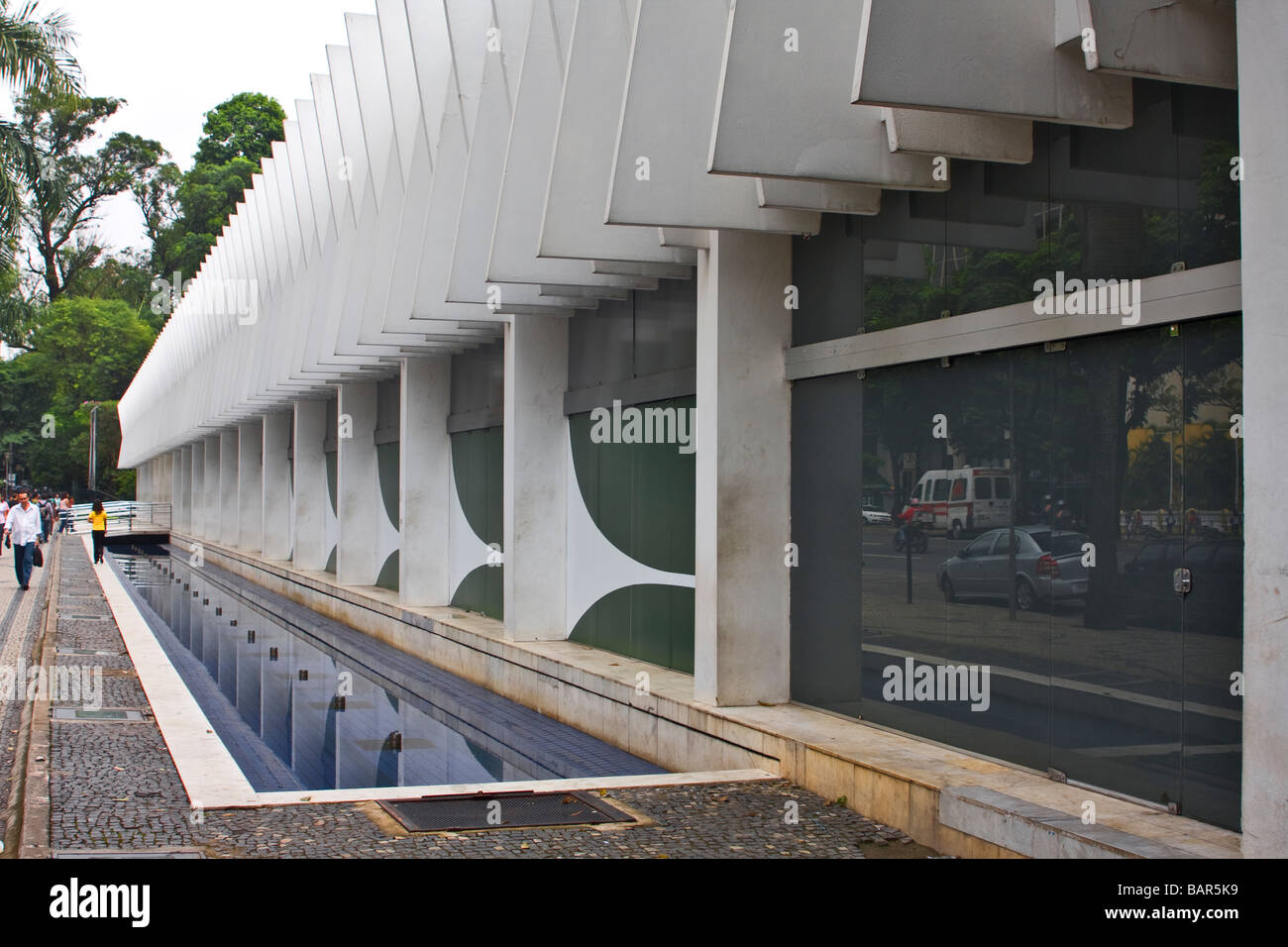 Palacio des Artes di Oscar Niemeyer architetto, Belo Horizonte Brasile Foto Stock