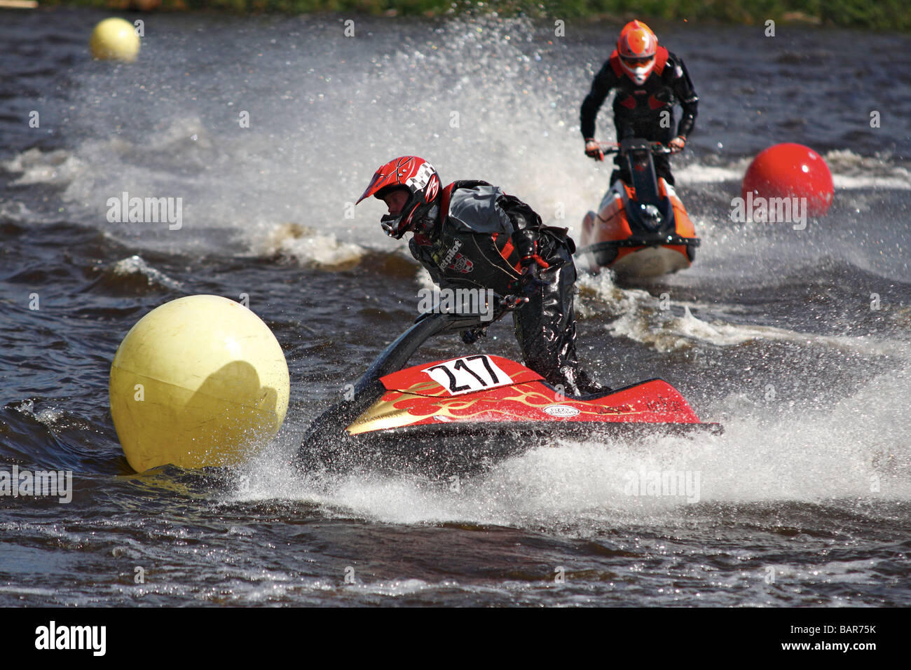 Jetski racer prendendo parte in jet ski racing a Tees Barrage in Stockton 3 Maggio 2009 Foto Stock