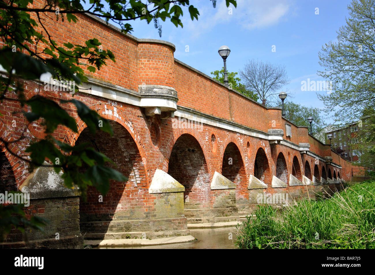 Leatherhead Ponte sul Fiume Mole, Leatherhead Surrey, Inghilterra, Regno Unito Foto Stock