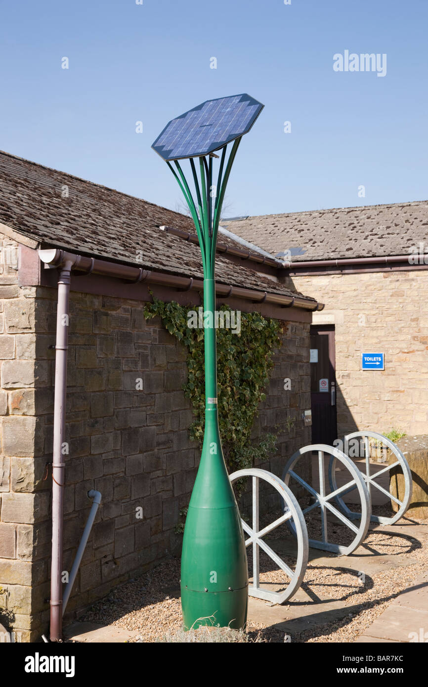 Northumberland England Regno Unito ornati pannello solare che forniscono illuminazione per 'Una volta prodotta" "Parco Nazionale" Centro Visitatori Foto Stock
