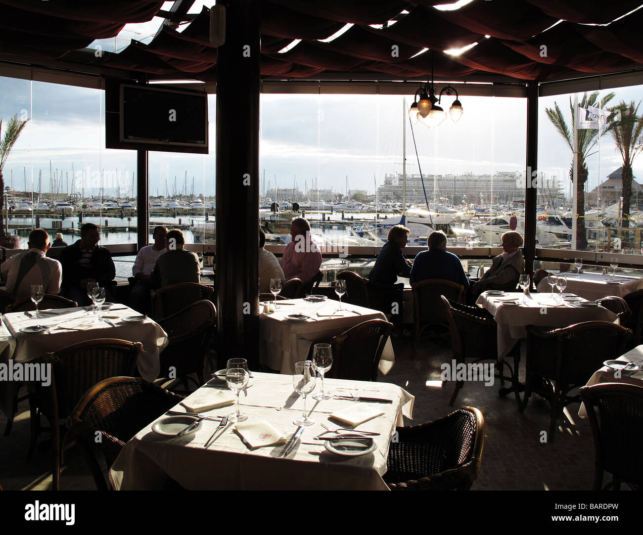 Bar presso la Marina di Vilamoura, Algarve Portogallo Foto Stock