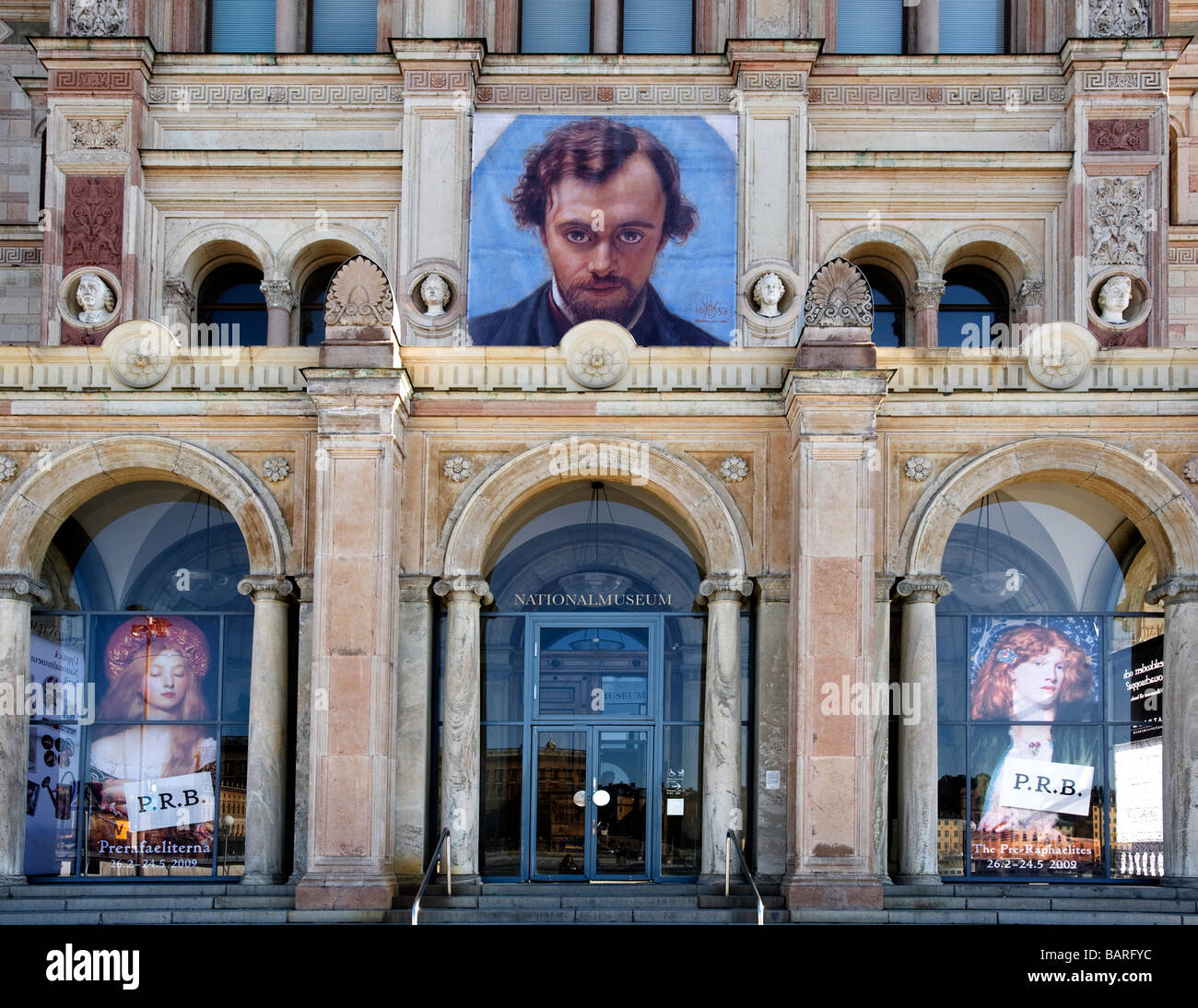 Il Nationalmuseum, della Svezia top Museo di Arte e Design, Stoccolma. Una mostra intitolata "L'Pre-Rafaelites' è pubblicizzato. Foto Stock