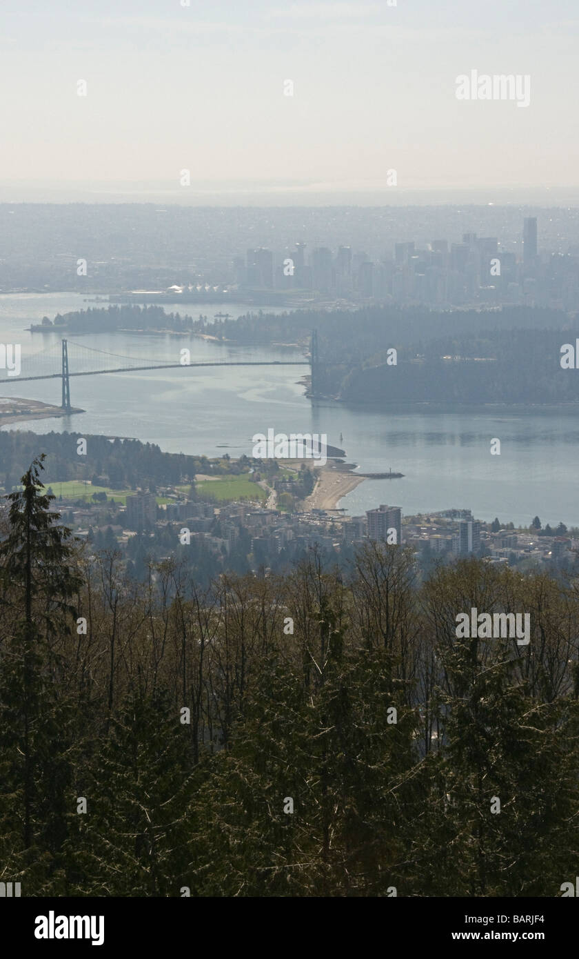 Vista di Vancouver coperto da smog Foto Stock