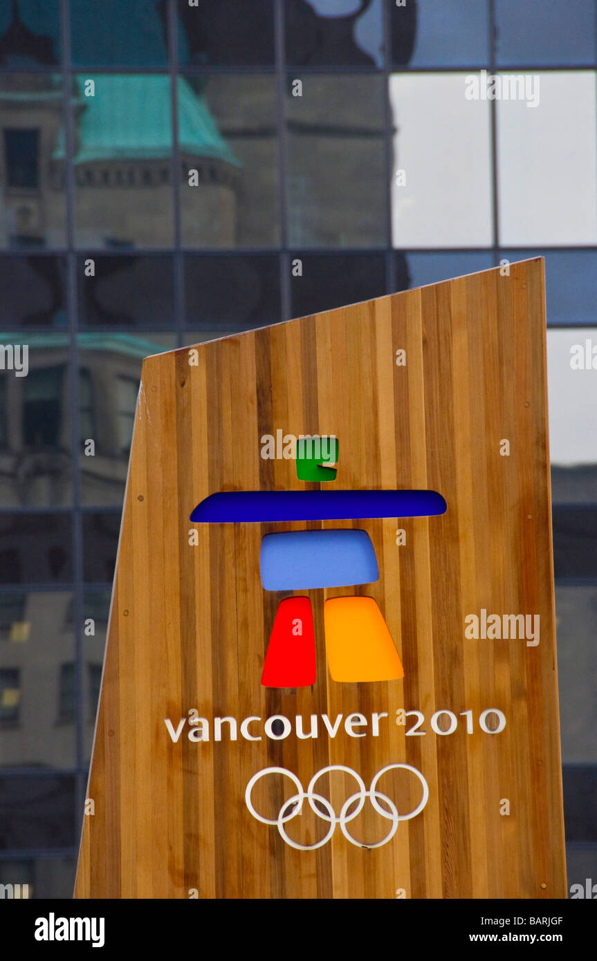 Segno downtown Vancouver davanti alla Galleria d'arte annunciando i Giochi Olimpici Invernali 2010 che si terrà nella città Foto Stock
