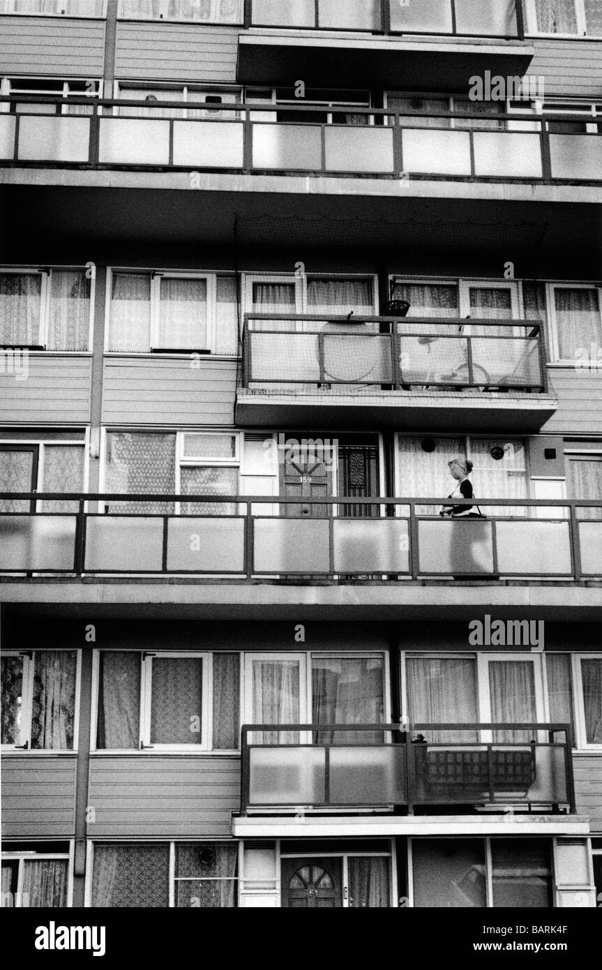 Comunità ostetriche visita alle madri al giorno per i primi pochi giorni dopo il loro ritorno a casa Foto Stock