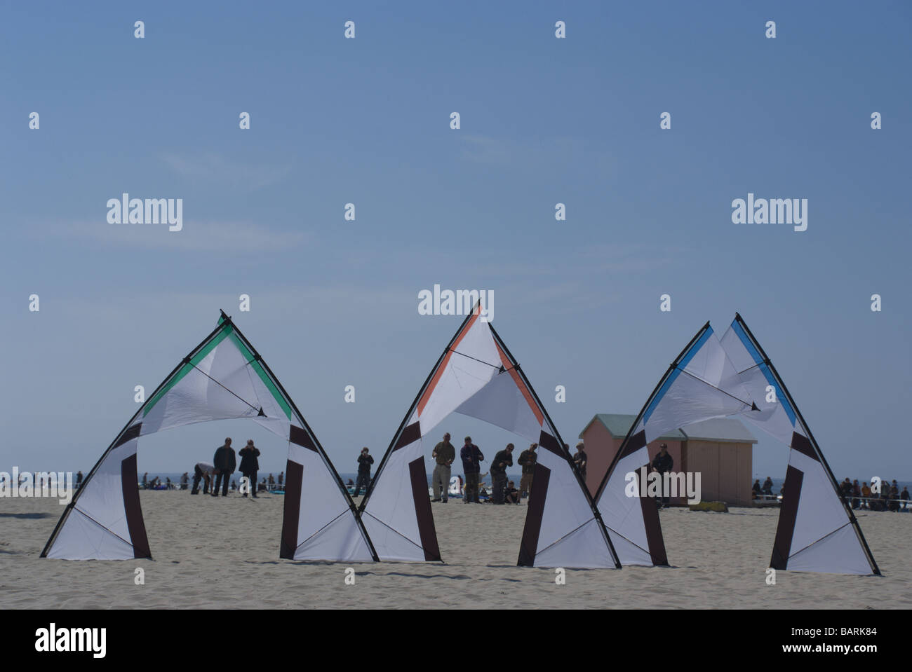 I decoratori International Kite team display a Berck International Kite Festival, Berck Sur Mer, Francia Foto Stock