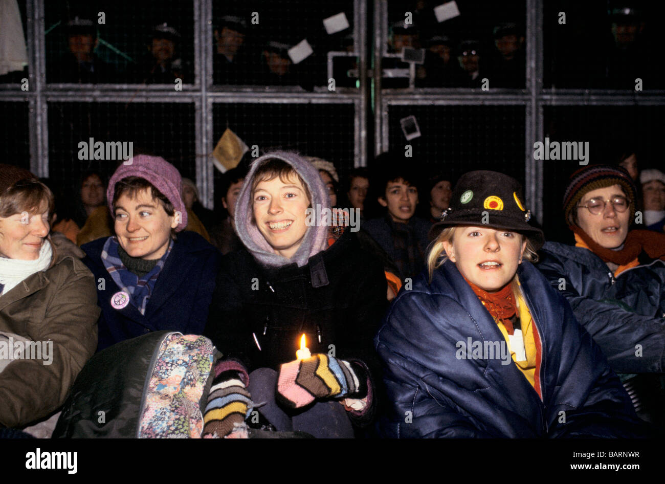 Greenham Berkshire REGNO UNITO Dicembre 1982 manifestanti a Greenham Common donne s Accampamento della Pace Foto Stock
