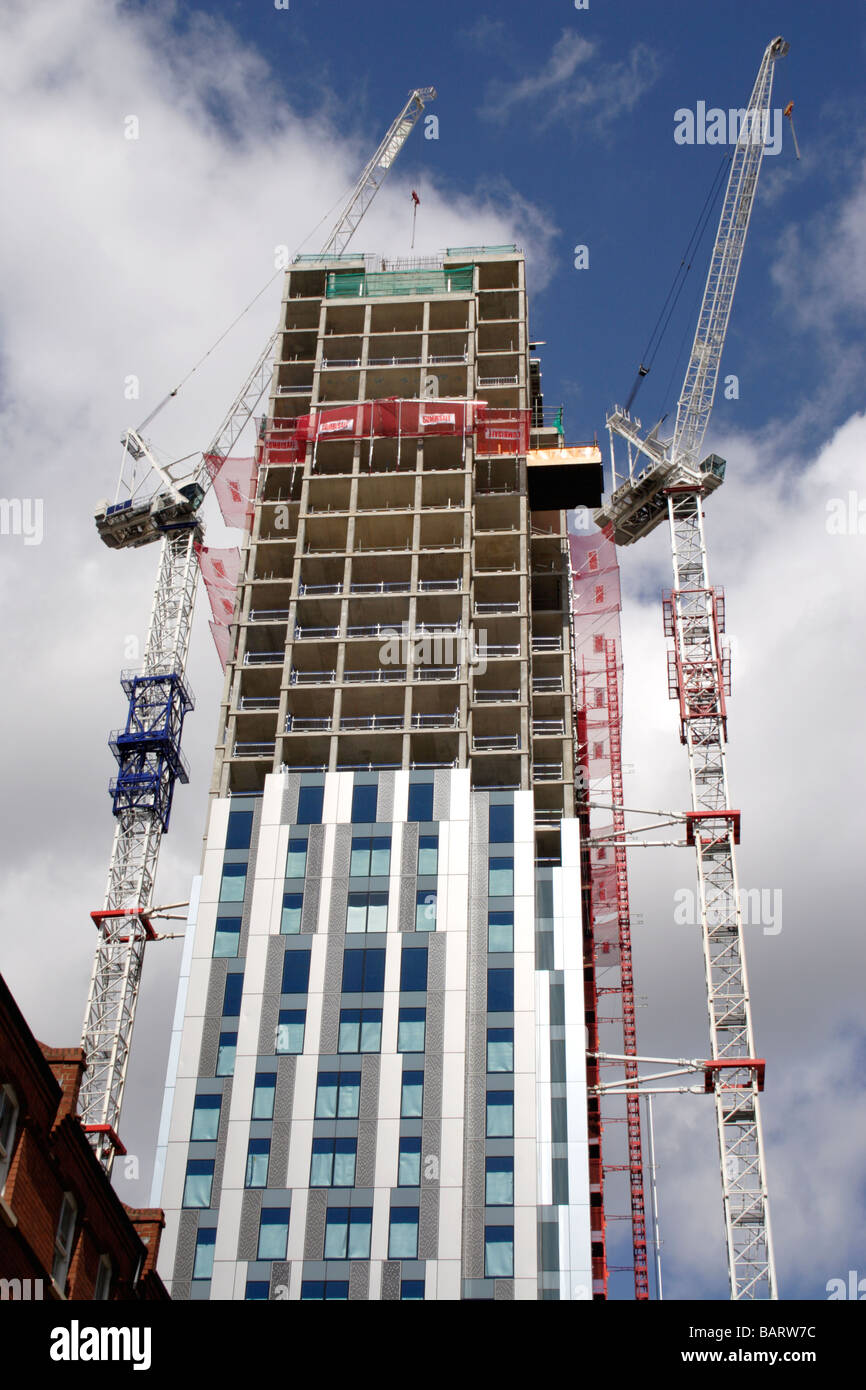 Nuovo blocco uffici in costruzione nella città di Londra Maggio 2009 Foto Stock