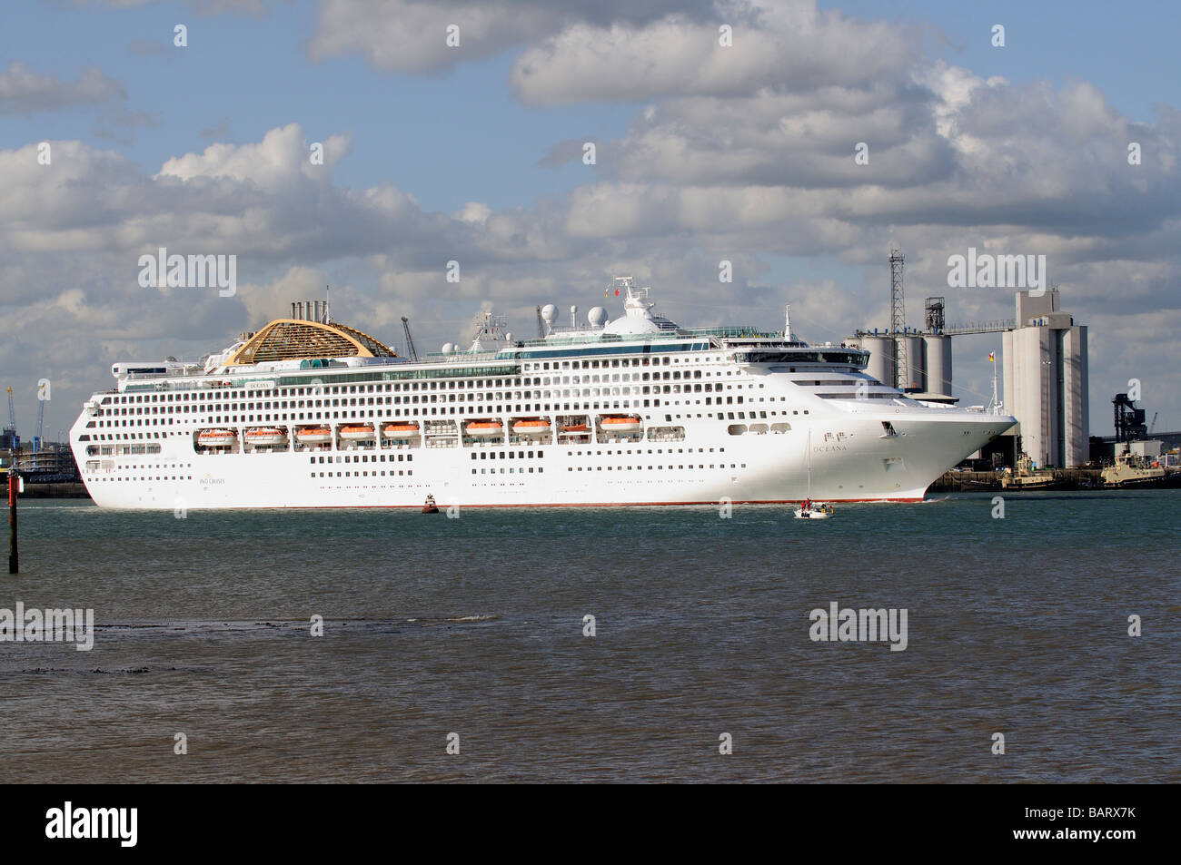 Crociera Oceana a P & O Cruises nave della società Foto Stock