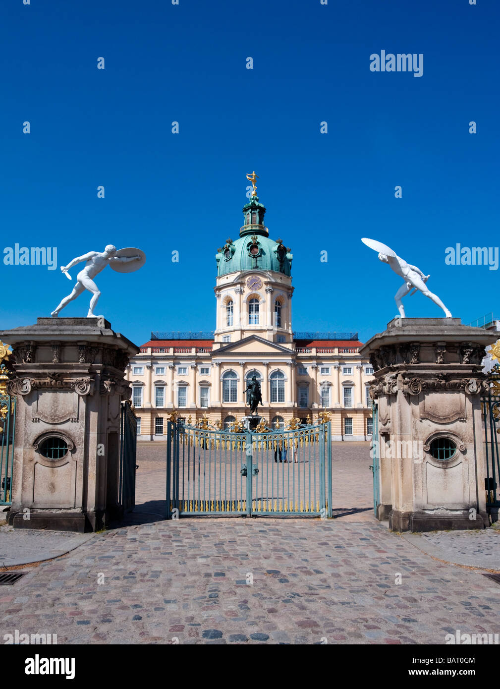 Vista di ingresso al castello di Charlottenburg Palace a Berlino Foto Stock
