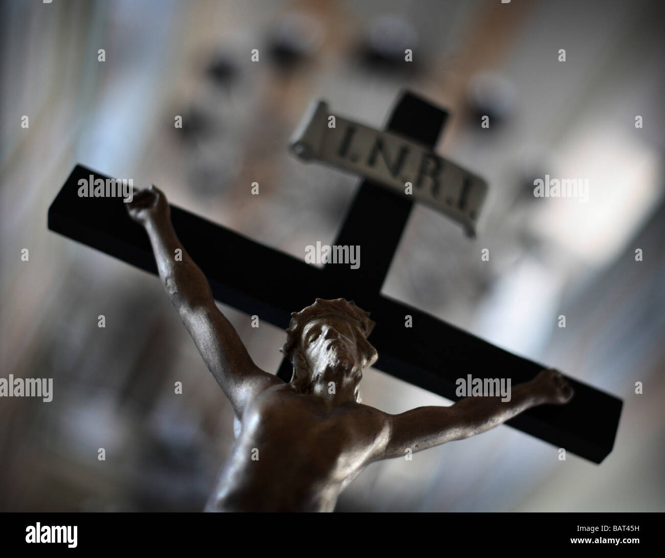 Un crocifisso nella chiesa di BUECHELOH Foto Stock