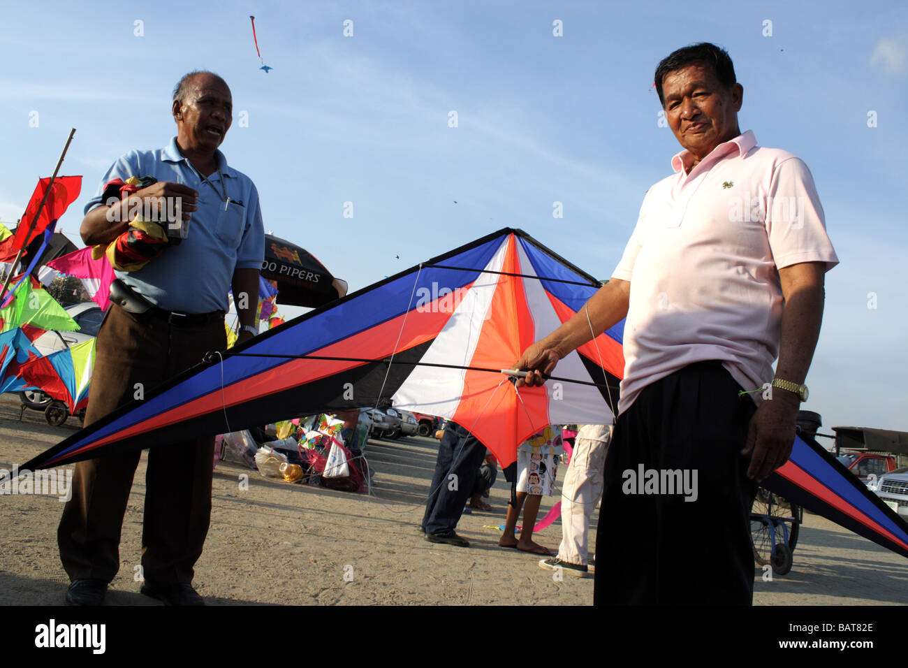Uomo tailandese con kite Foto Stock