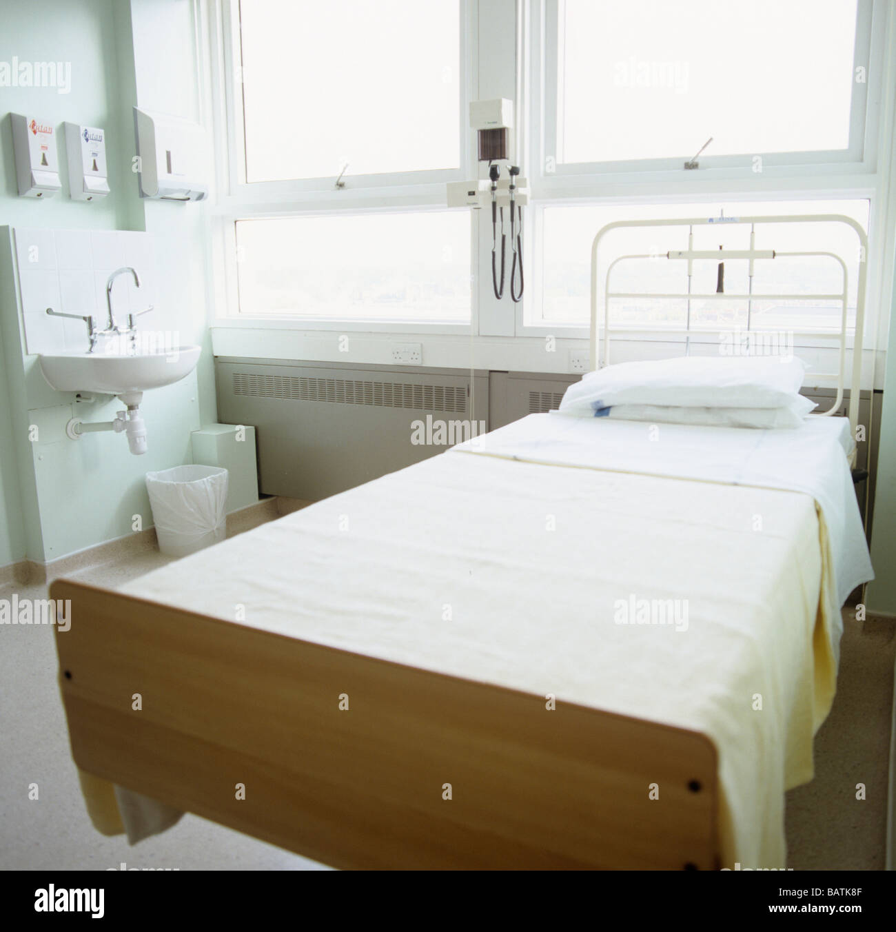 Vuoto letto di ospedale. Foto Stock