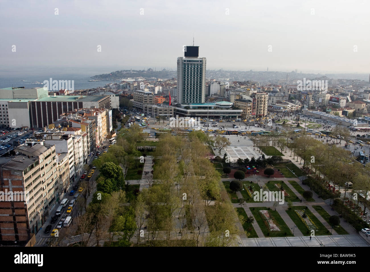 Piazza Taksim è visto da un tetto di ceylan intercontinental Foto Stock