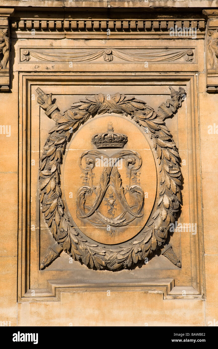 Il Royal insegne sul Palazzo Gate - Place des Palais, Bruxelles, Belgio Foto Stock