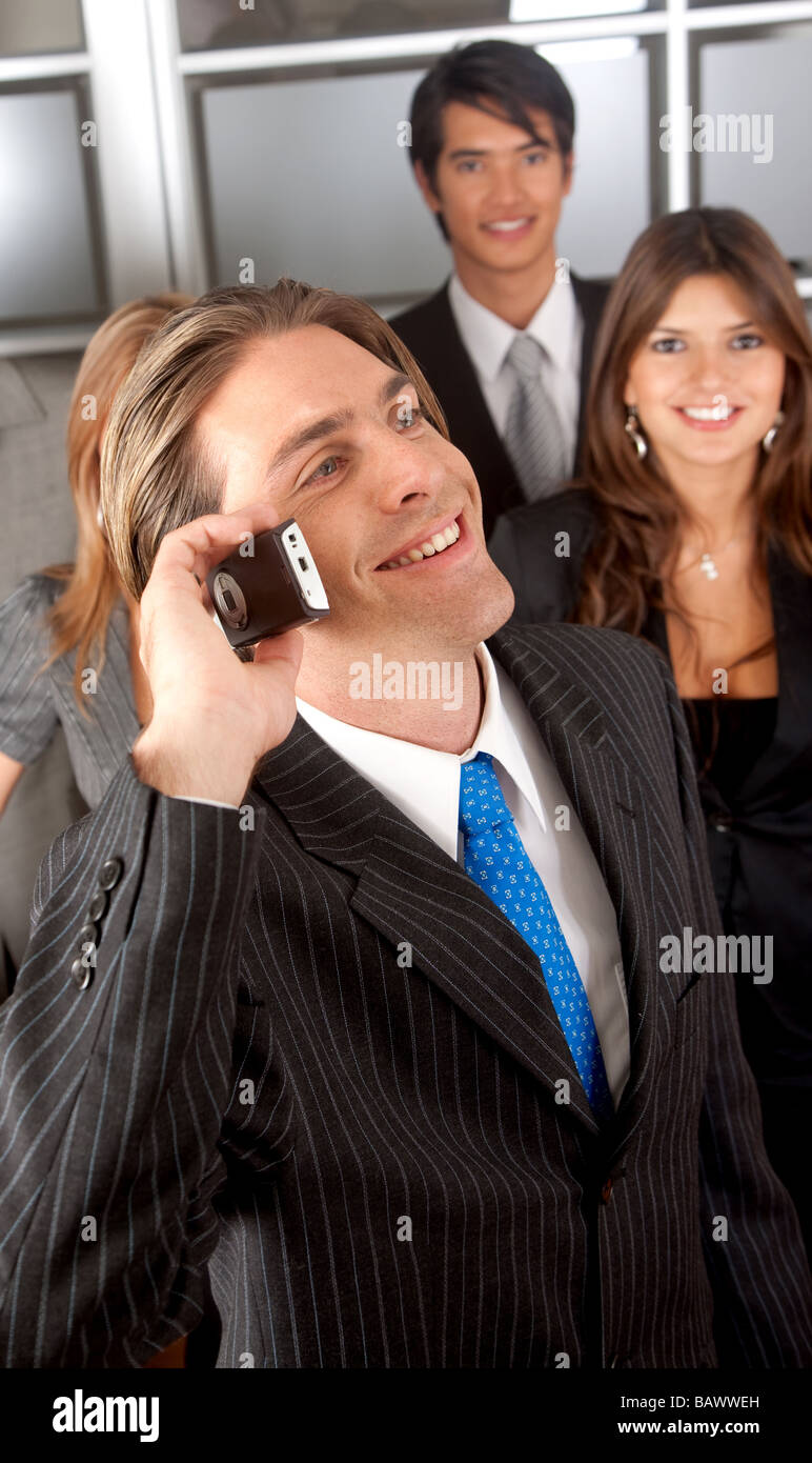 Uomo d affari al telefono Foto Stock