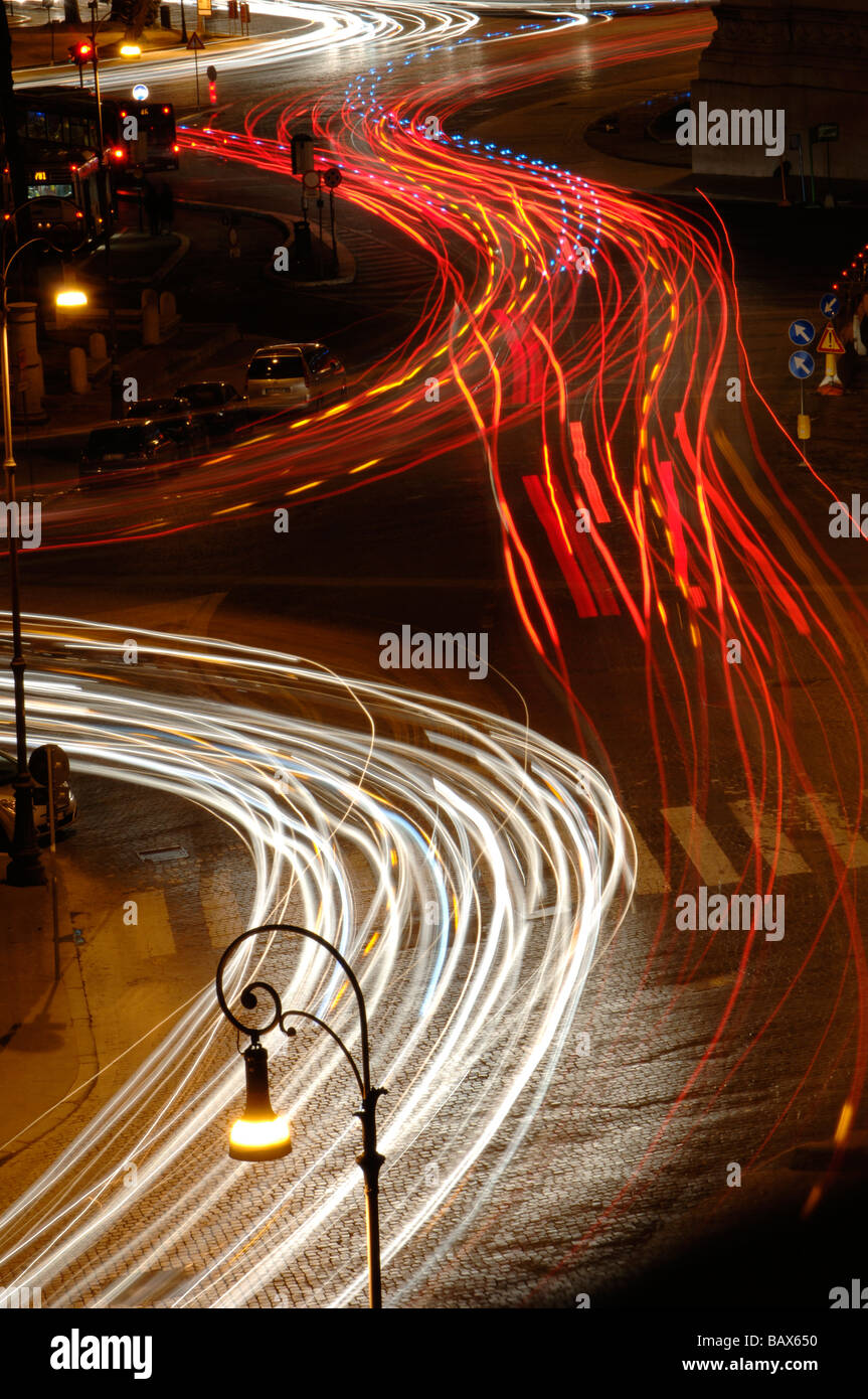 Flussi di luce in Piazza Venezia Roma Italia Foto Stock