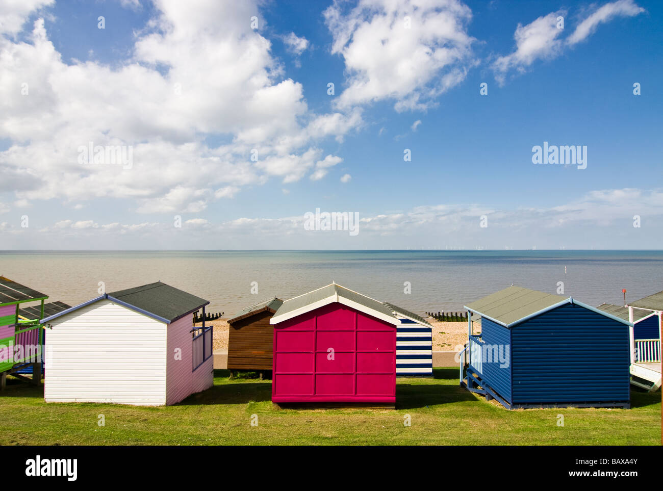 Cabine sulla spiaggia, a Tankerton Lungomare, nr whitstable kent, Inghilterra Foto Stock