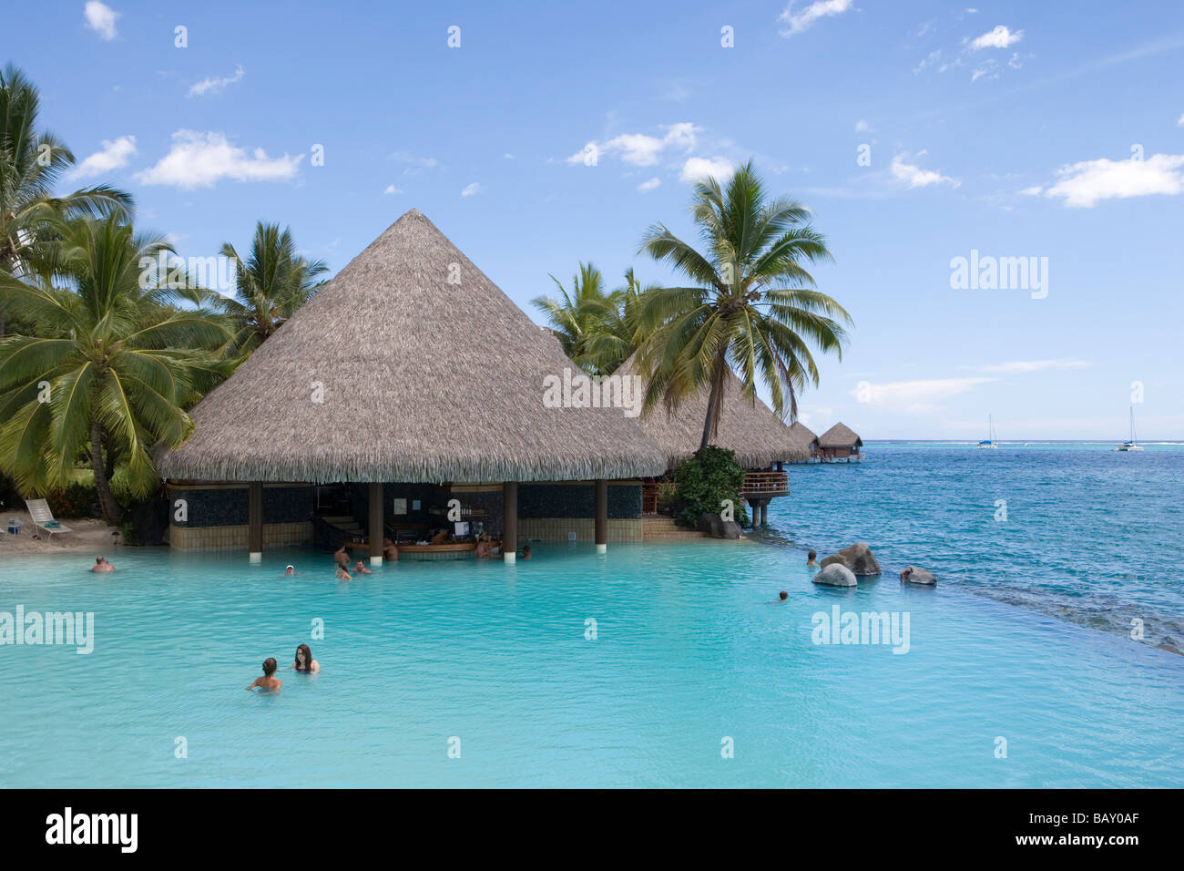 Una piscina laguna presso InterContinental Tahiti Resort Hotel, Tahiti, Isole della Società, Polinesia Francese Foto Stock