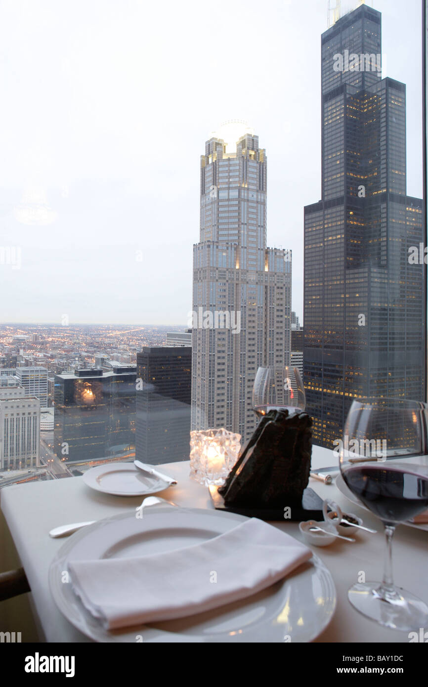 Everst Ristorante al quarantesimo piano della borsa di Chicago, vista sulla Torre Sears, Chicago, Illinois, Stati Uniti d'America Foto Stock