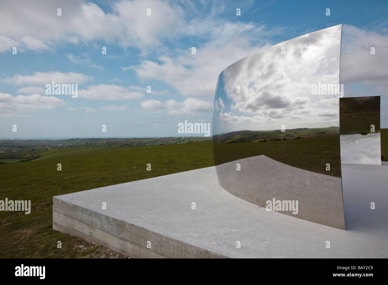 C-curva da Anish Kapoor sulla South Downs sopra Brighton SUSSEX REGNO UNITO Foto Stock