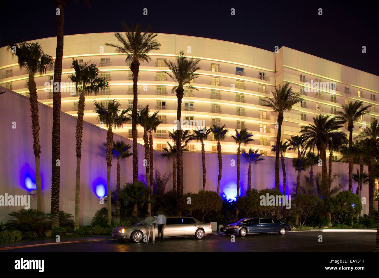 Stretch Limousine di fronte al Hard Rock Hotel e Casino di Las Vegas, Las Vegas, Nevada, STATI UNITI D'AMERICA Foto Stock