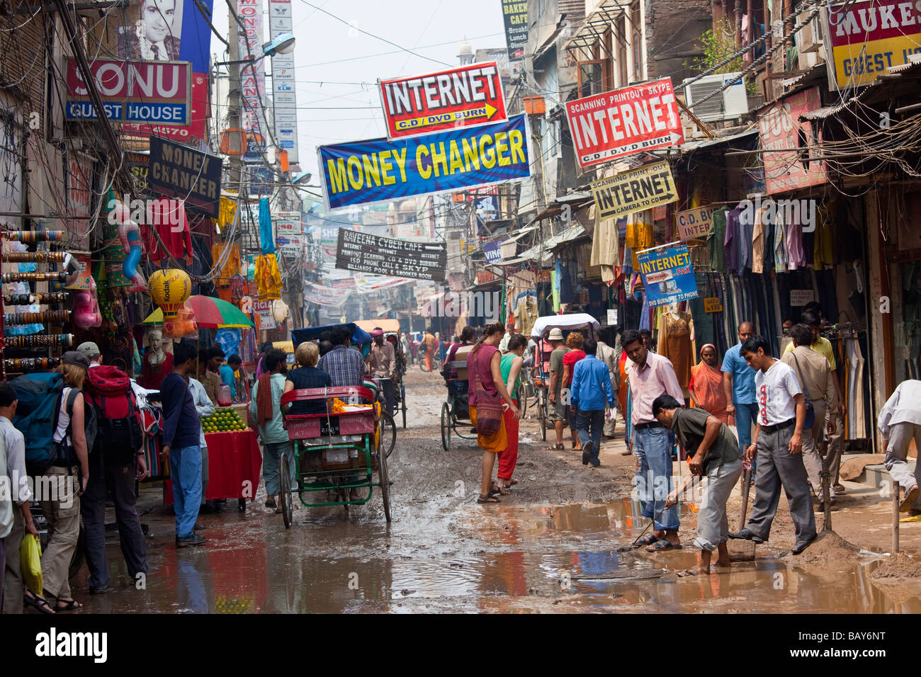 Il Paharganj Bazaar Principale a Delhi in India Foto Stock