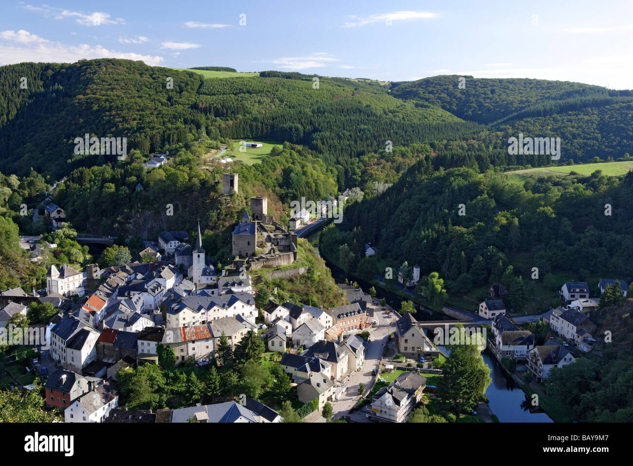 Il villaggio di Esch-sur-sicuro, Wiltz, Lussemburgo Foto Stock