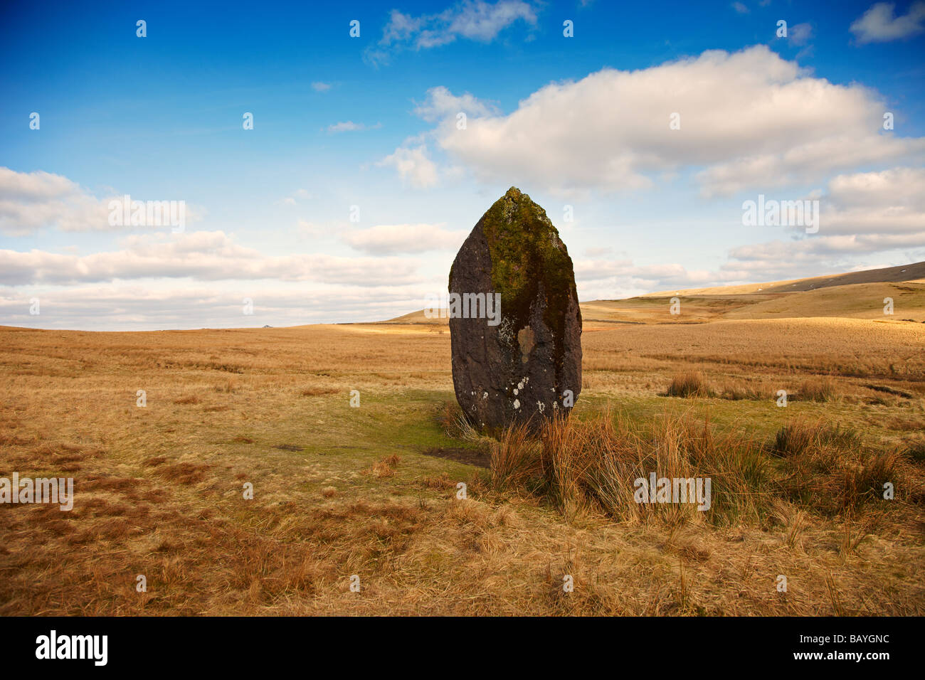 Maen Llúria pietra permanente, vicino Ystradfellte, Brecon Beacons, Wales, Regno Unito Foto Stock