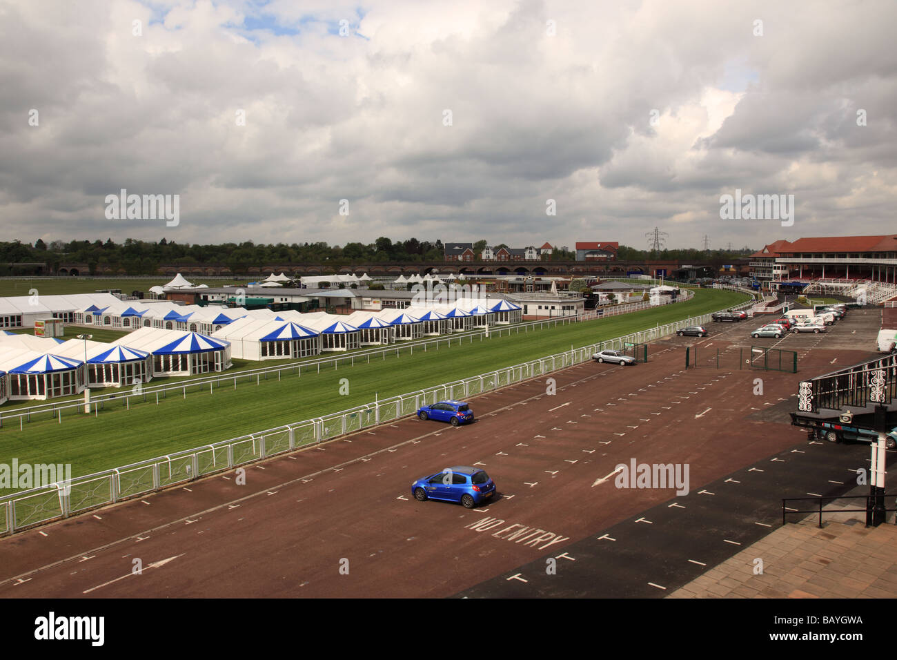 chester racecourse conosciuto come il Roodee, Chester, Inghilterra, Regno Unito Foto Stock