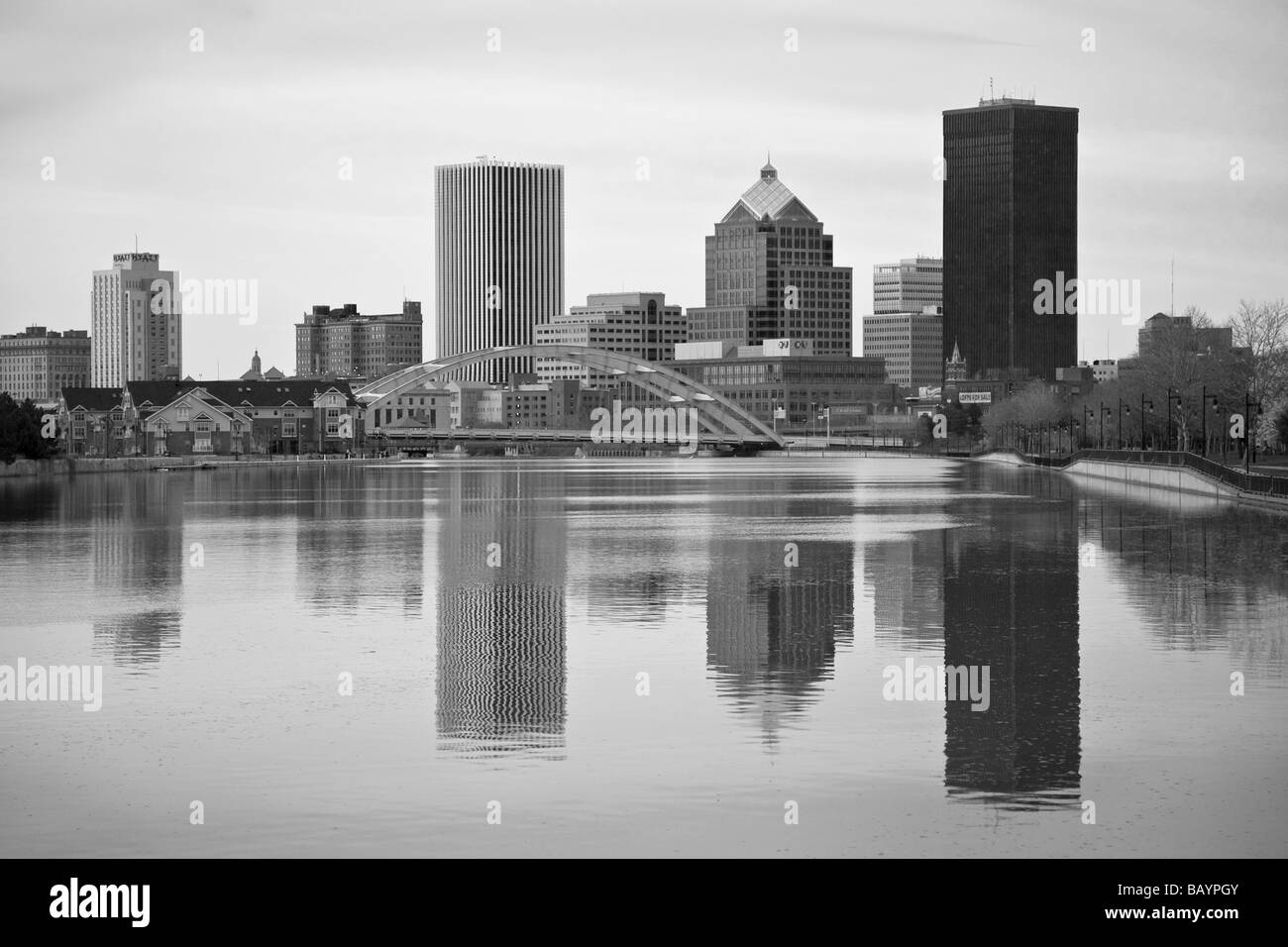 Fiume Genesee e sullo skyline di Rochester New York Foto Stock