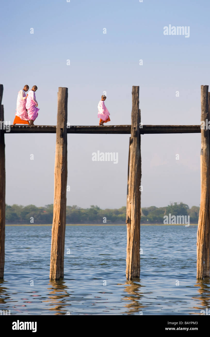 Le monache cross in Birmania Foto Stock