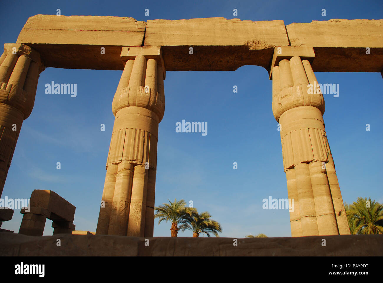 Africa Medio Oriente egiziano Egitto Luxor Tempio di Karnak resti di colonne Foto Stock