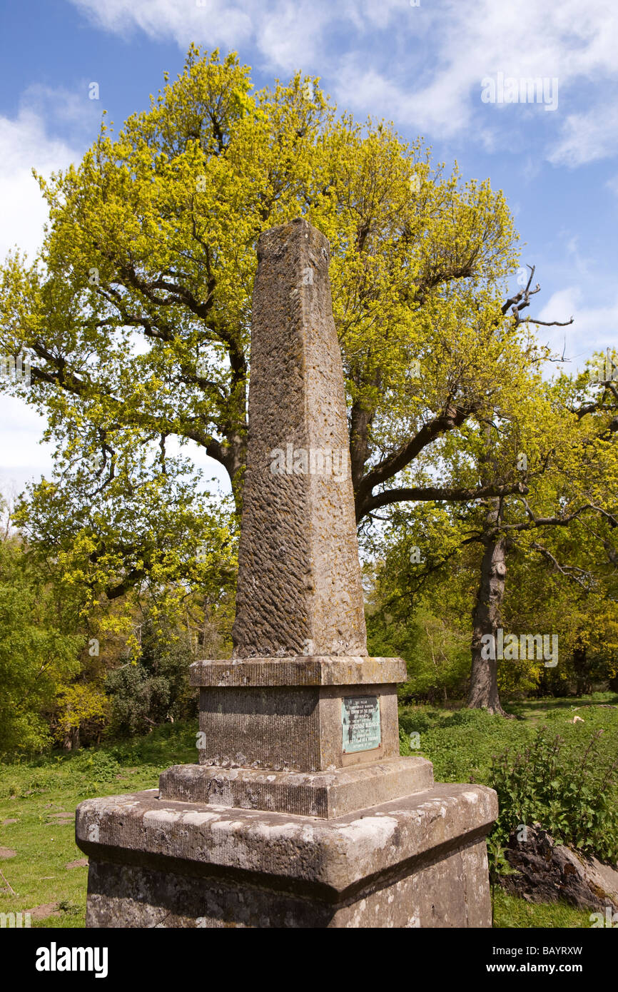 Regno Unito Gloucestershire Foresta di Dean Speech House 1957 Visconte Bledisloe forest marker centrale Foto Stock