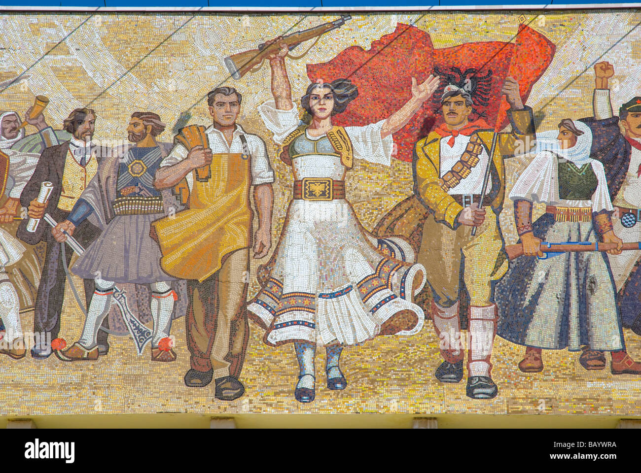 L'Albania mosaico su museo nazionale di storia nel centro di Tirana Albania Europa Foto Stock