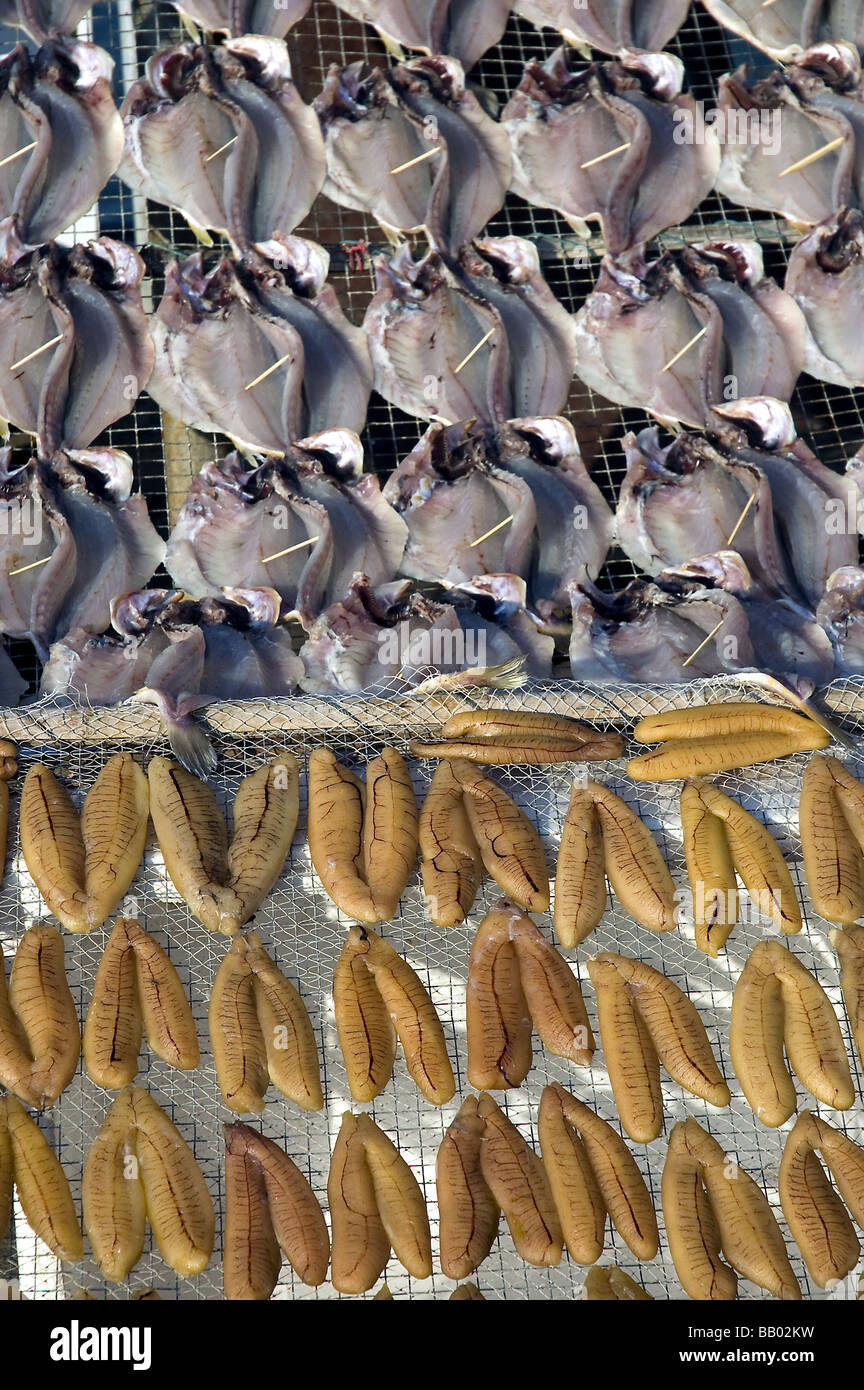 Hong Kong, Cheung Chau, essiccazione di pesce Foto Stock